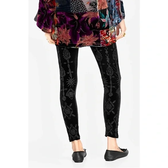 NWT Johnny Was Althea Stretch Tonal Embroidered Velvet Leggings Black XXL - Picture 2 of 8